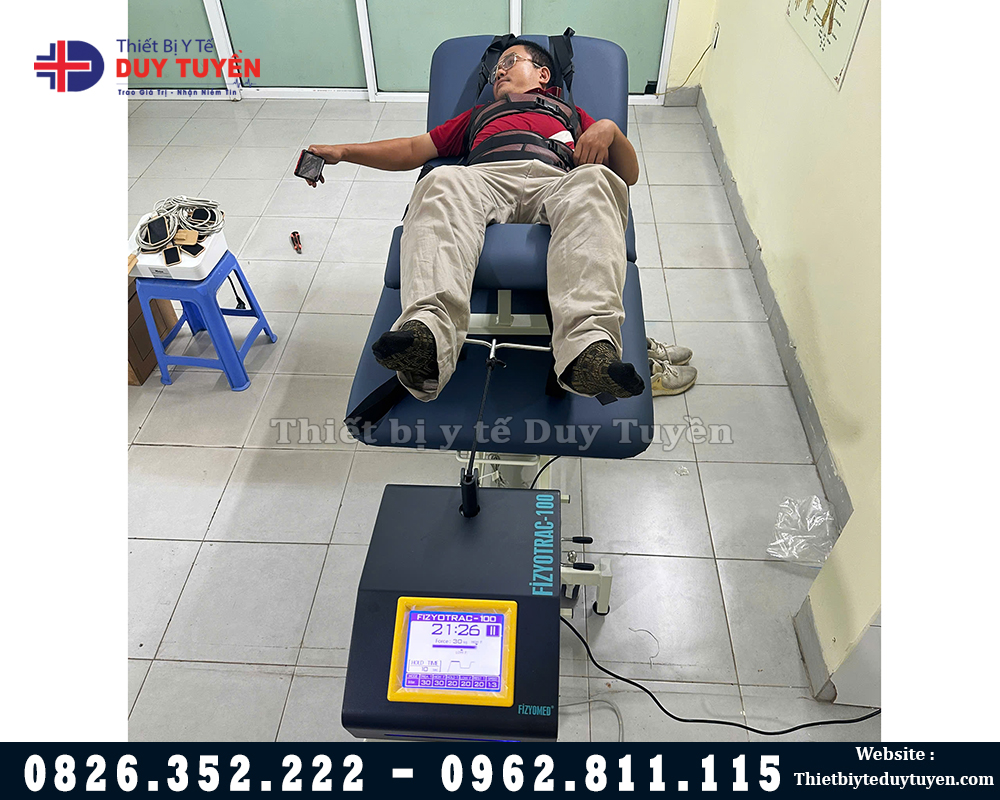 sử dụng giường kéo giãn kèm đầu máy kéo giãn