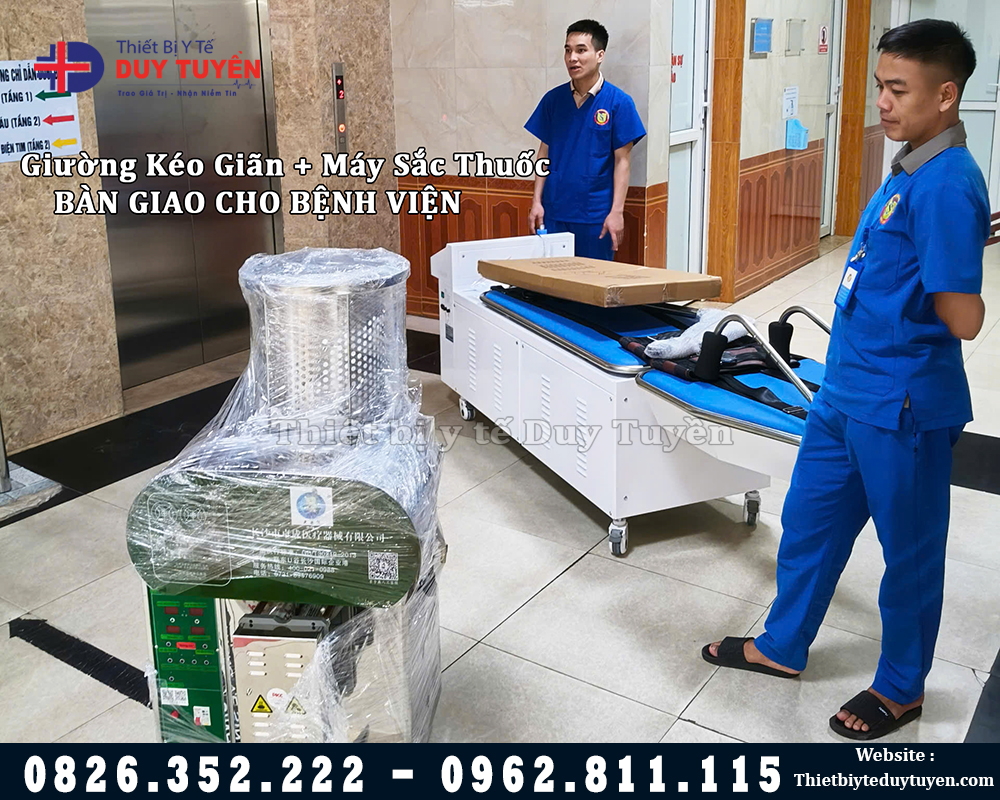 bàn giao máy kéo giãn cho bệnh viện